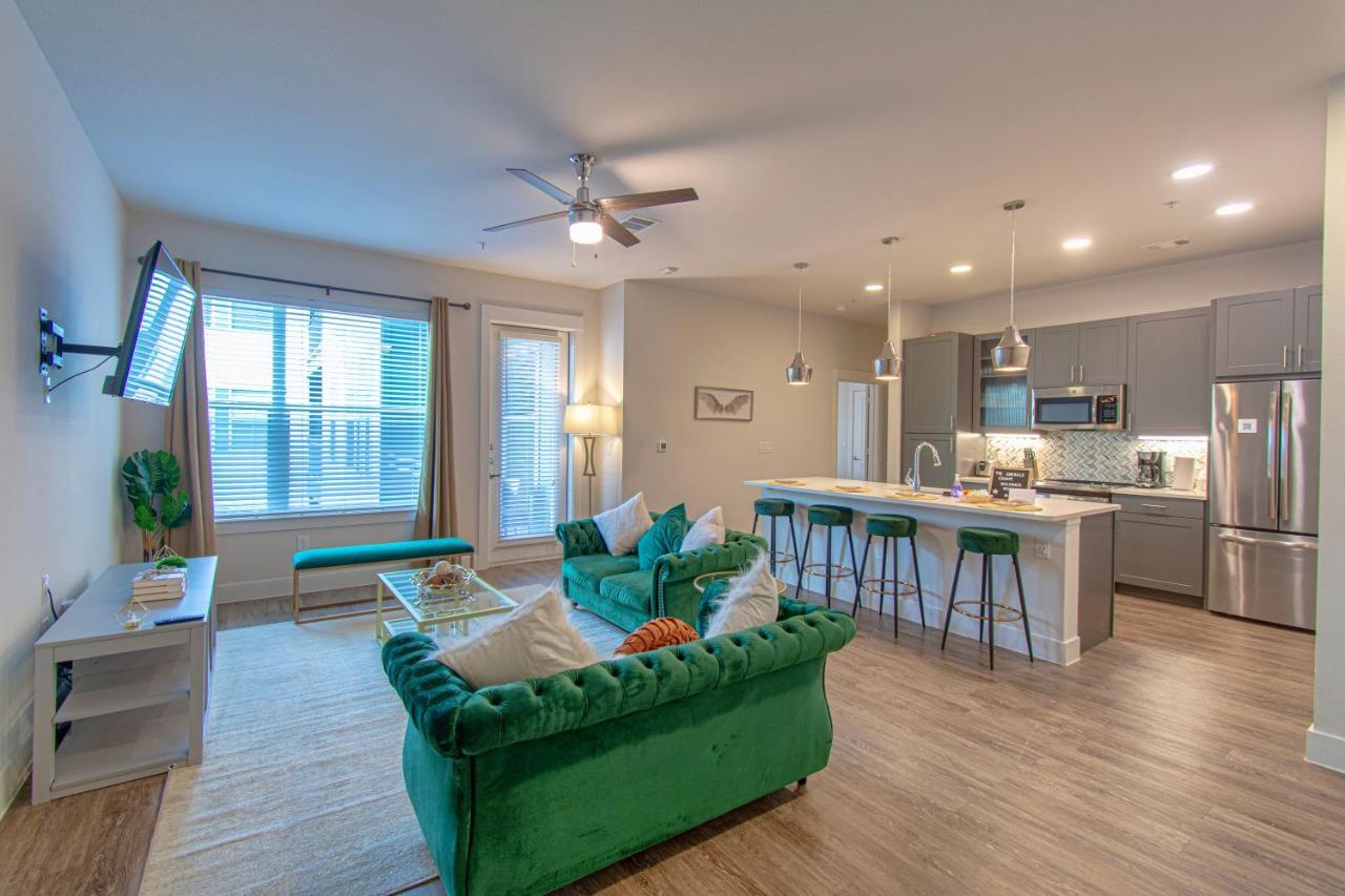 The Emerald Escape Dallas Ngoại thất bức ảnh